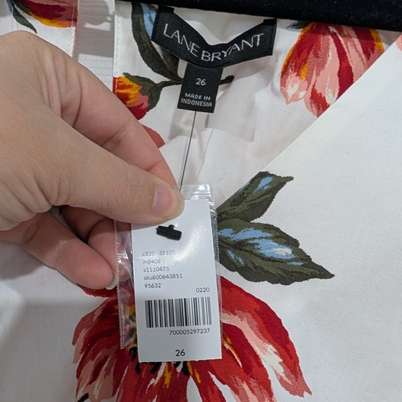 NWT Lane Bryant White Floral Print Belted Peplum Top in Size 26 - Picture 3 of 11